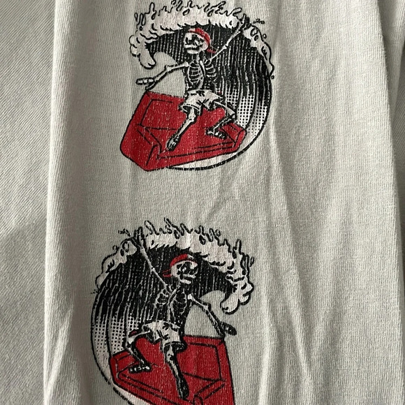 Arsenic - Couch Surfing Skeleton Light Grey Long Sleeve T-Shirt Men’s Medium - Picture 9 of 10